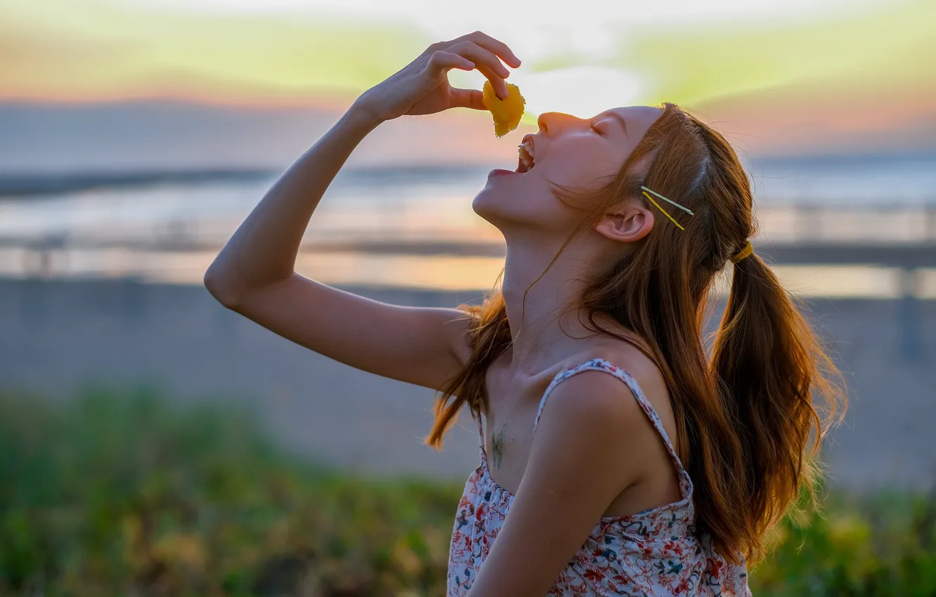 Photo wallpaper summer, girl, the sun, light, sunset, nature, face, pose