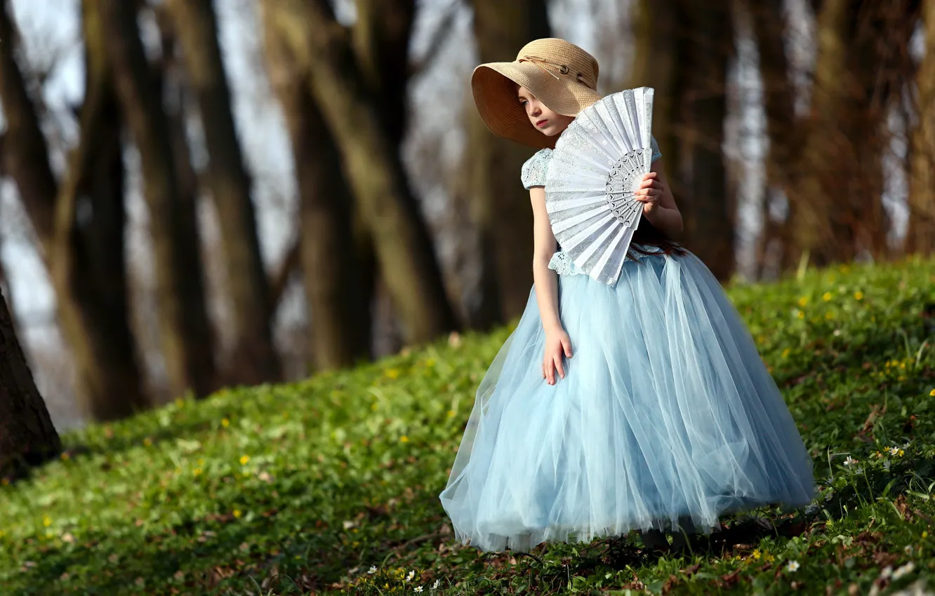 Photo wallpaper slope, fan, girl, hat
