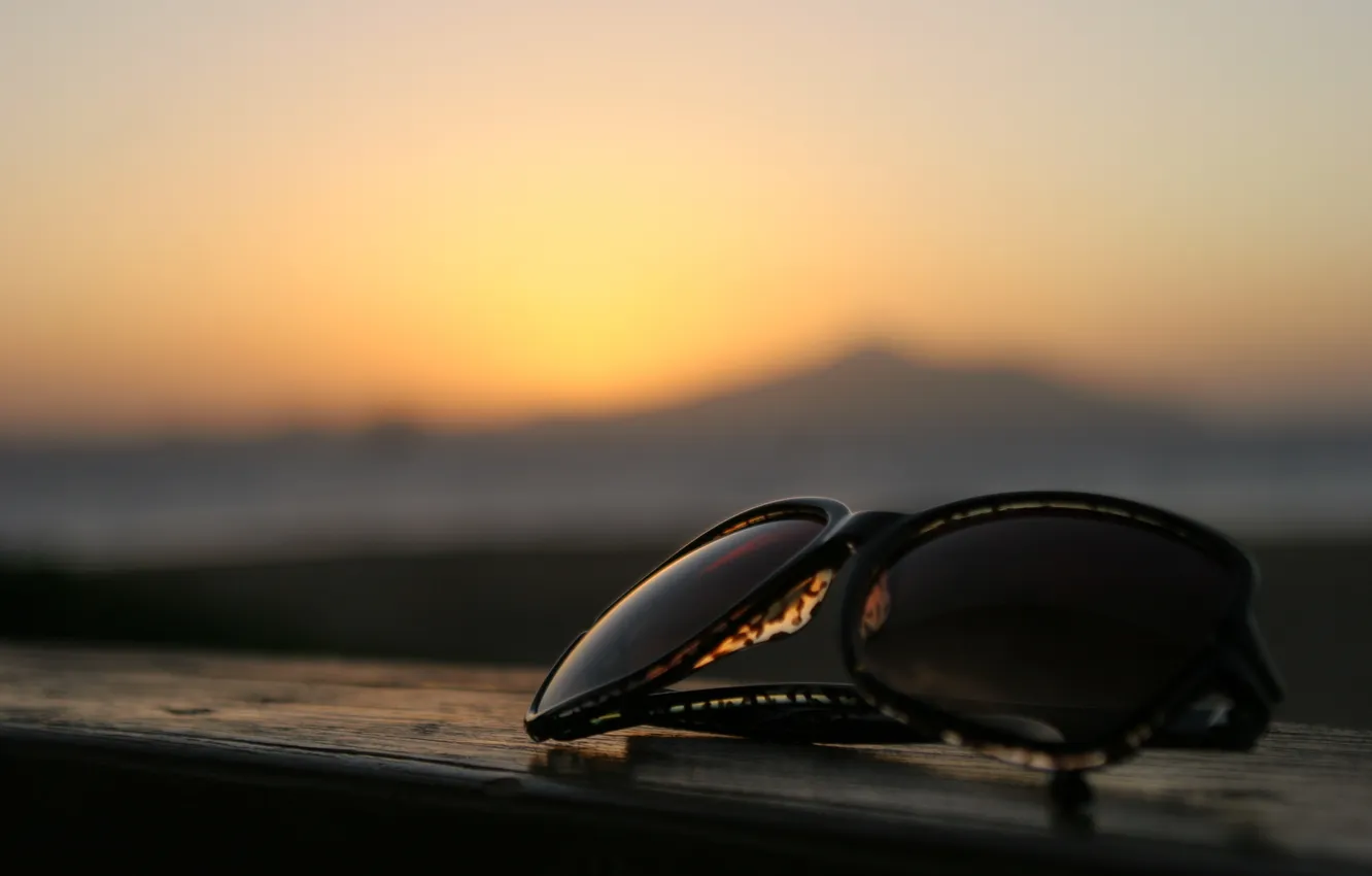 Photo wallpaper sea, dawn, glasses