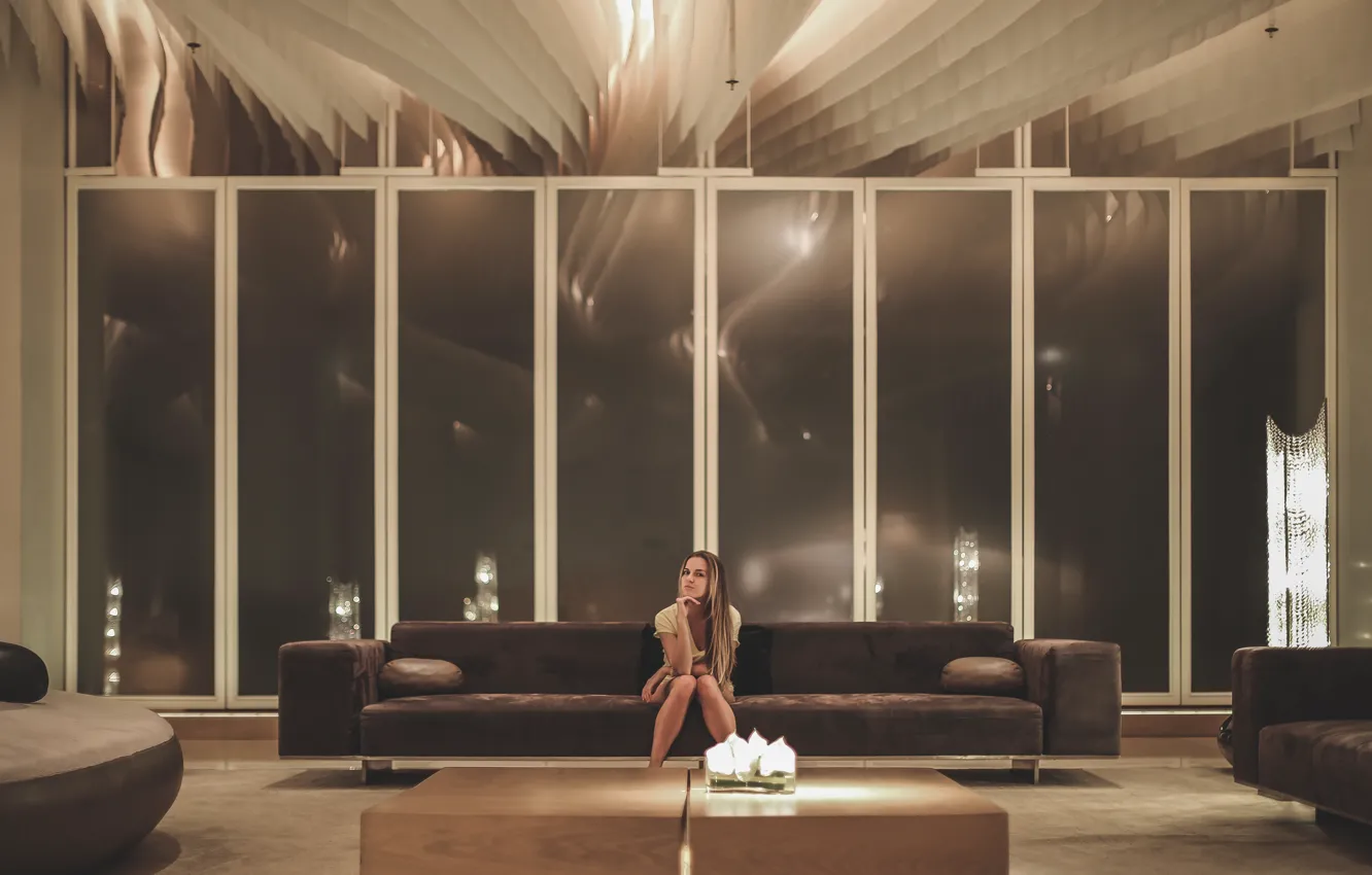 Photo wallpaper girl, light, stay, feet, hair, lamp, bar, Thailand