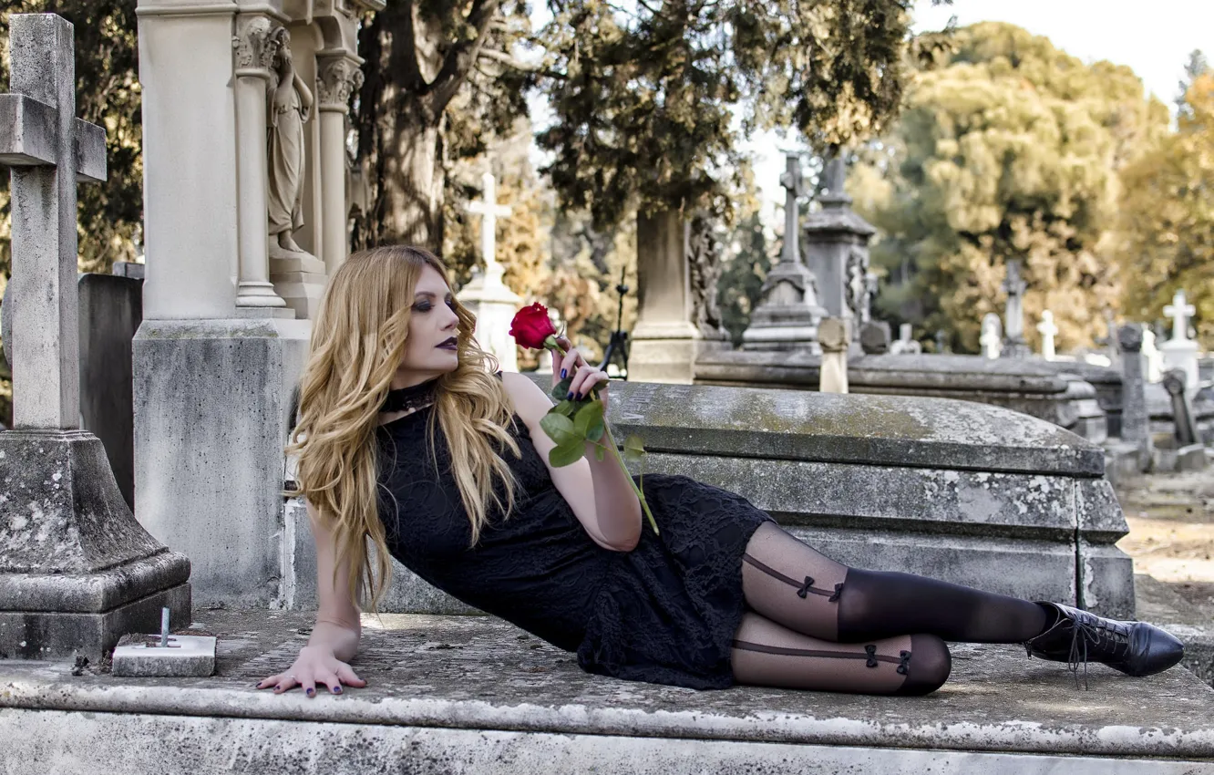 Photo wallpaper girl, flowers, Yolanda Gonzalez