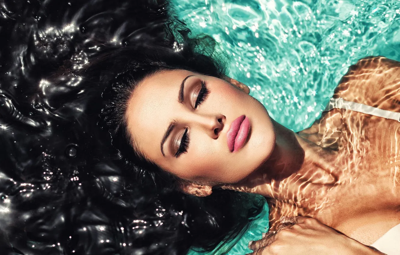 Photo wallpaper water, girl, model, hair, the pool, floats