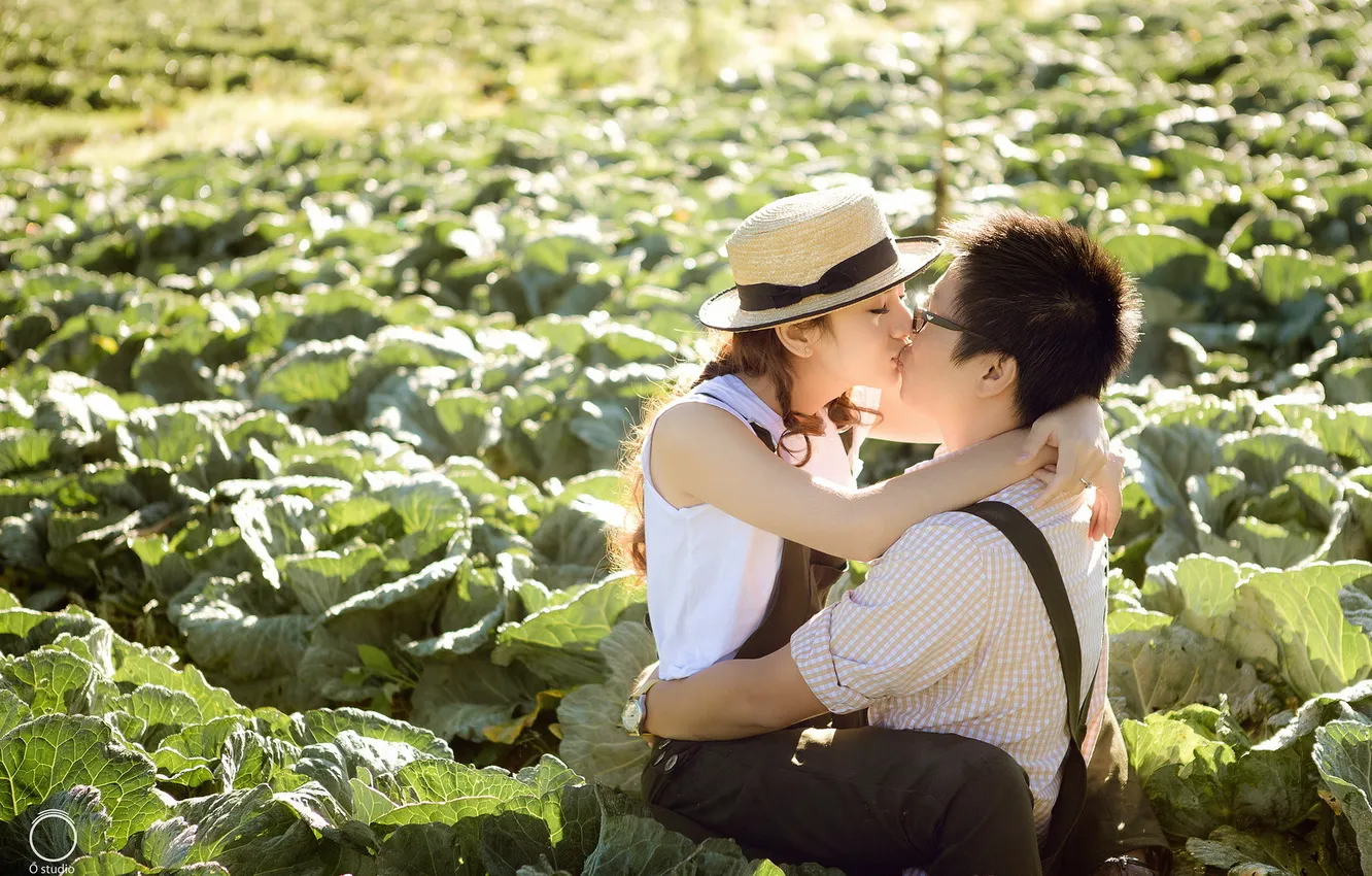 Photo wallpaper girl, kiss, guy, cabbage