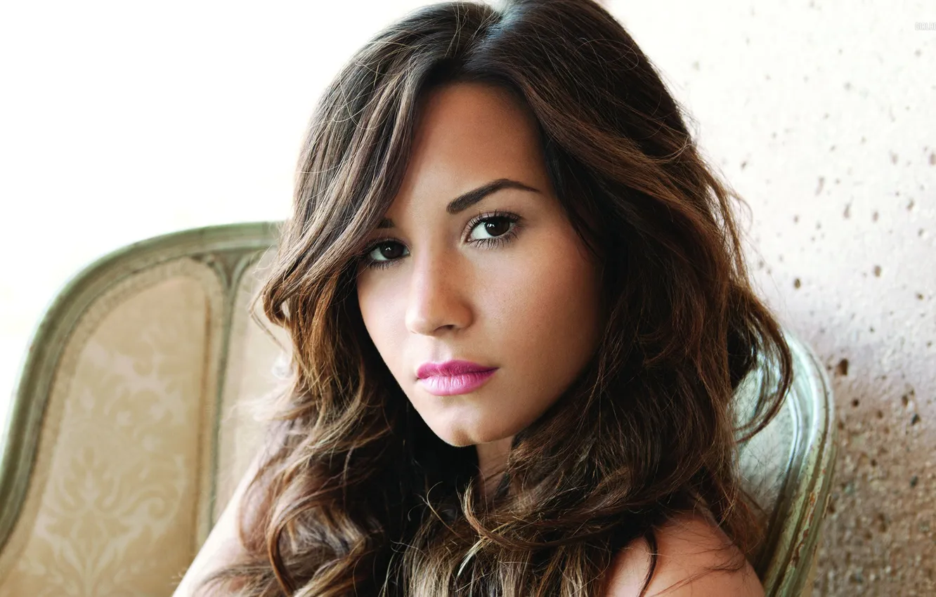 Photo wallpaper lips, white background, brown hair, beauty, celebrity, demi Lovato, demi lovato, kareglazaya
