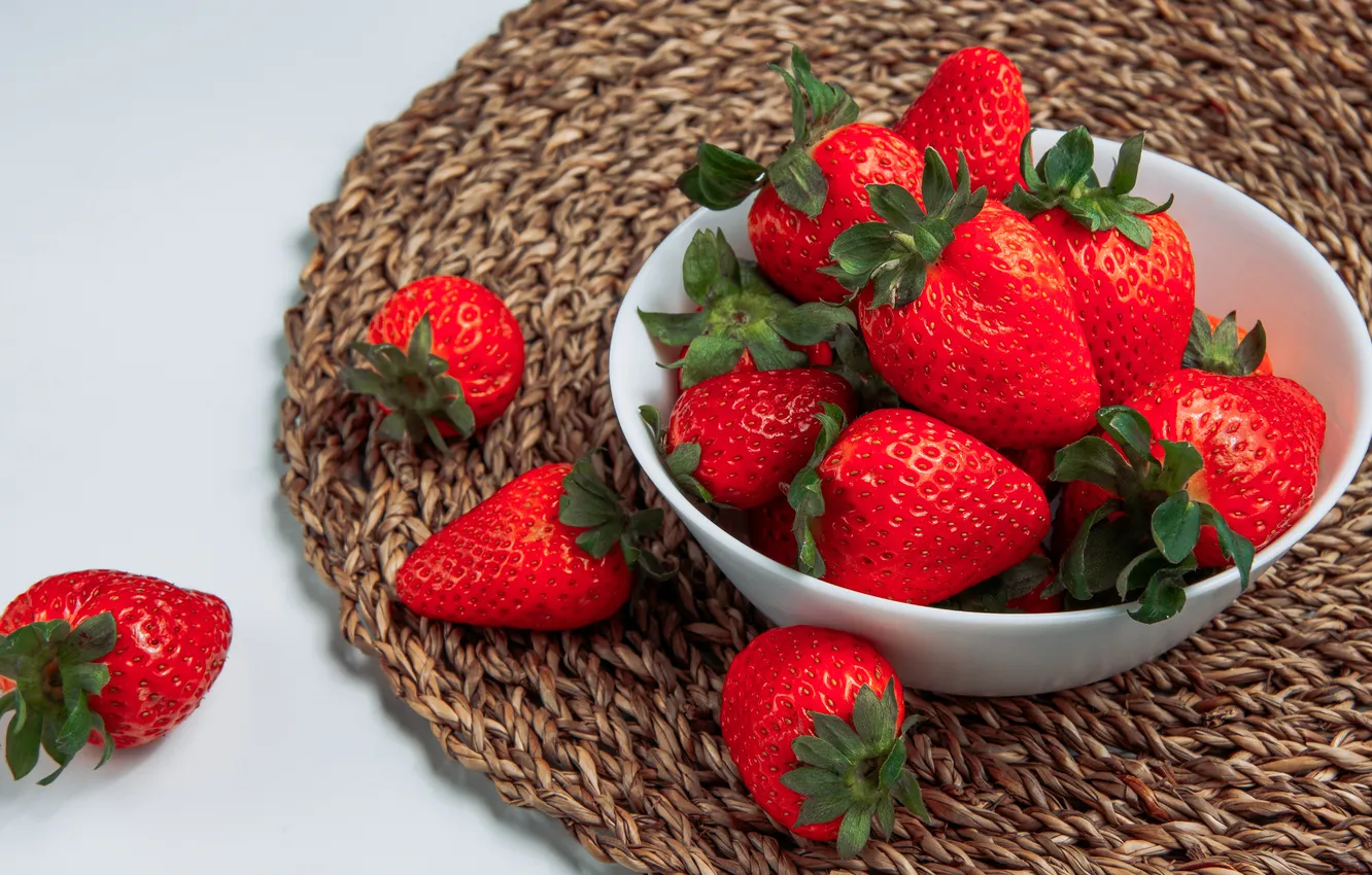 Photo wallpaper berries, strawberry, Mat, bowl, placer, stand, composition, bowl