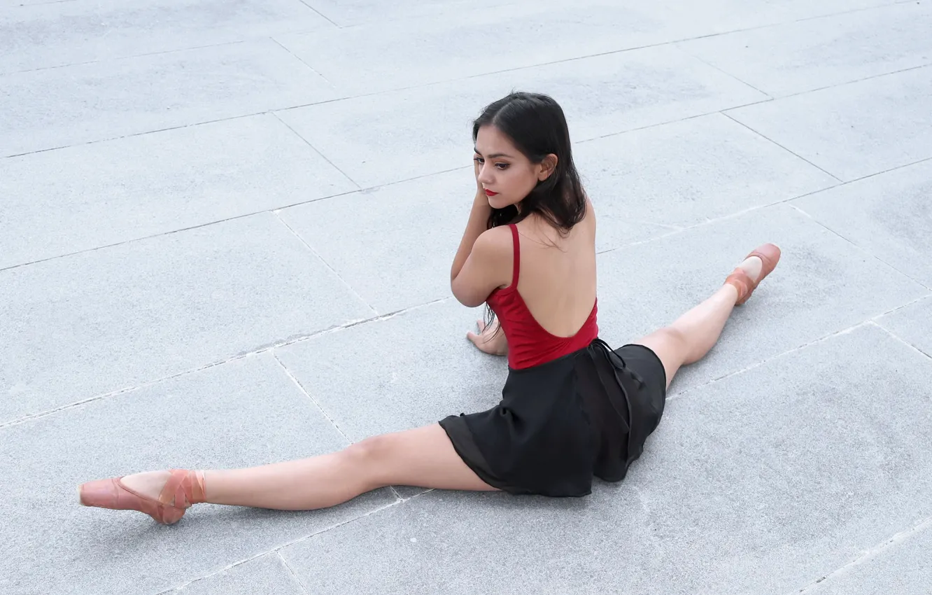 Photo wallpaper girl, pose, Natalia Cabrera