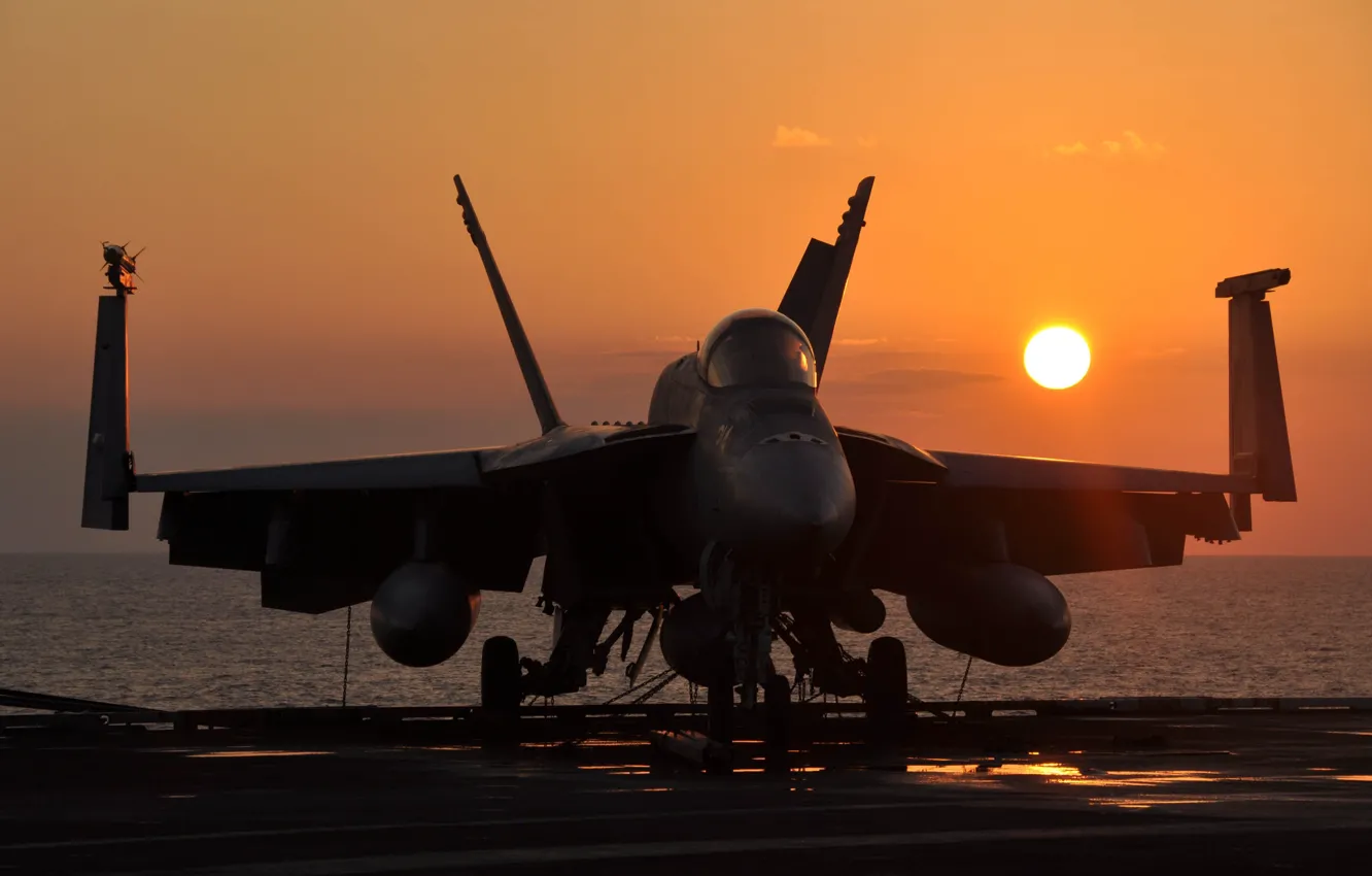Photo wallpaper the sun, Sunset, deck, attack, American, fighter-bomber, deck, Boeing F/A-18E/F Super Hornet