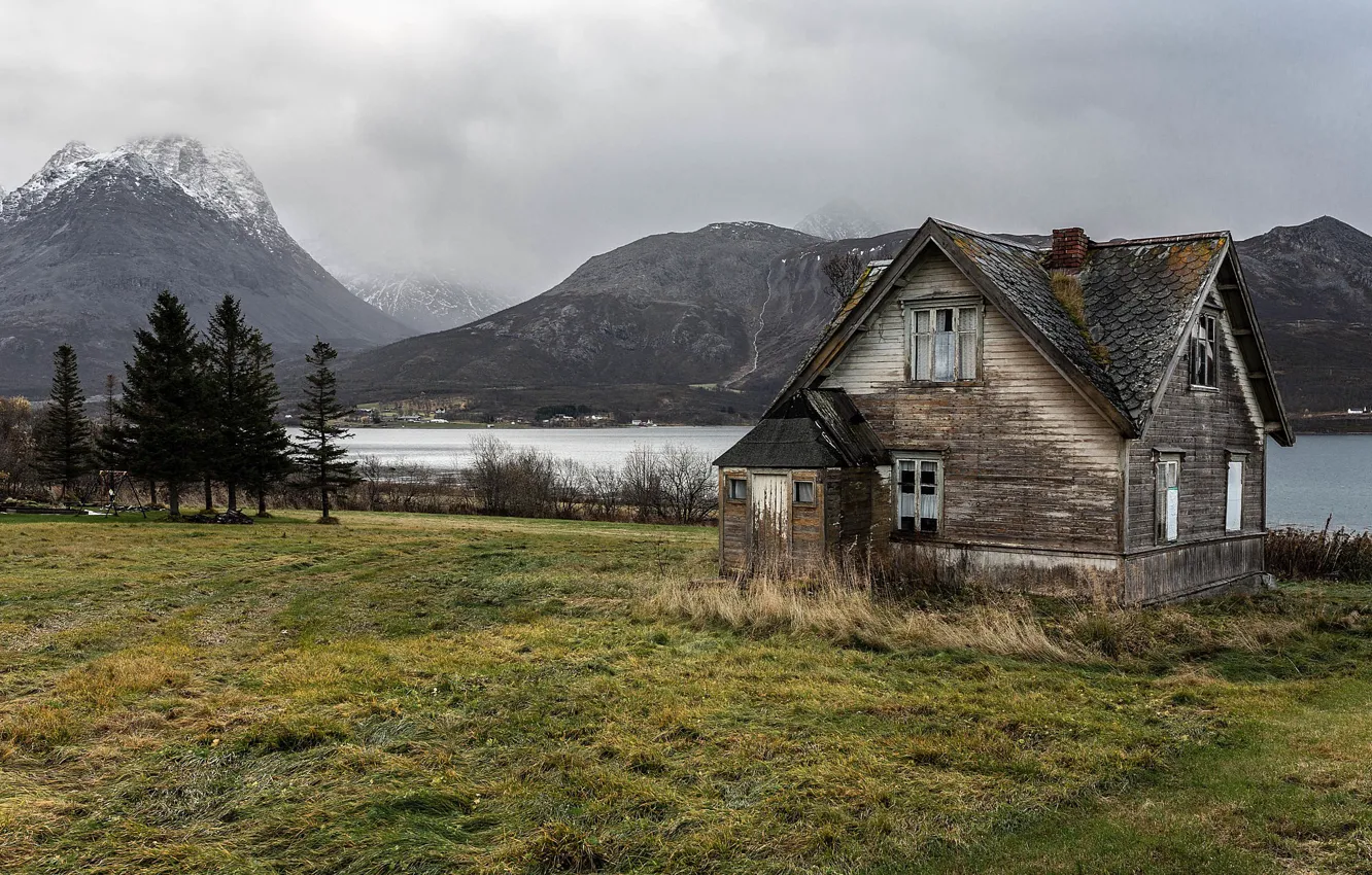 Photo wallpaper mountains, lake, Norway, house