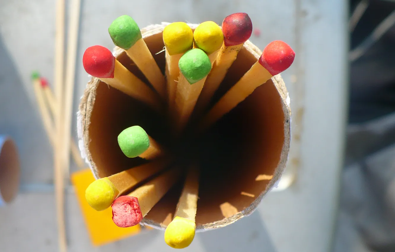 Photo wallpaper macro, red, green, colored, matches