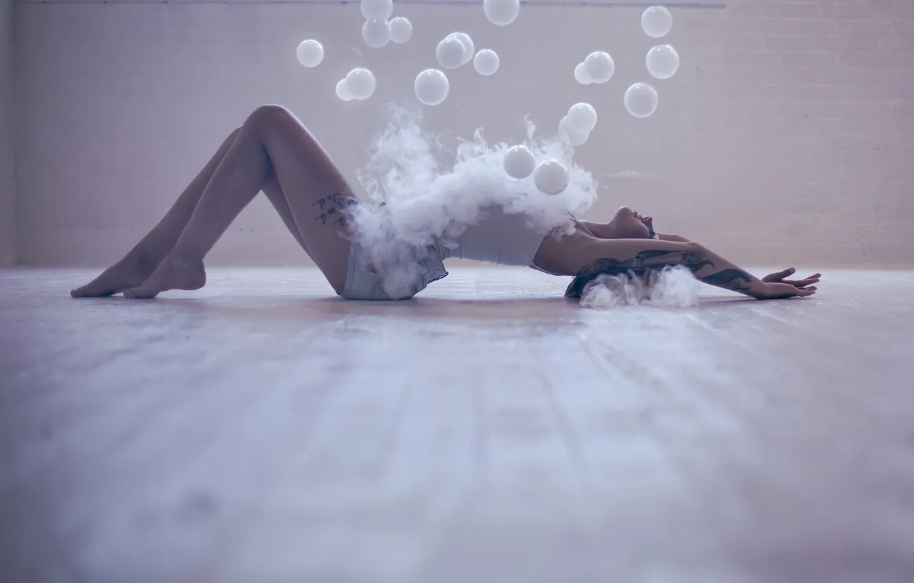 Photo wallpaper girl, pose, bubbles, wall, model, smoke, shorts, Mike