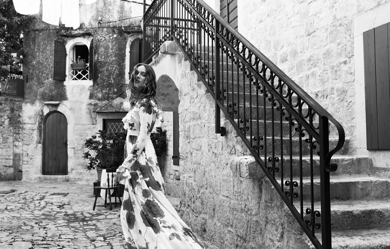 Photo wallpaper girl, dress, yard, ladder, black and white, Karmen Pedaru