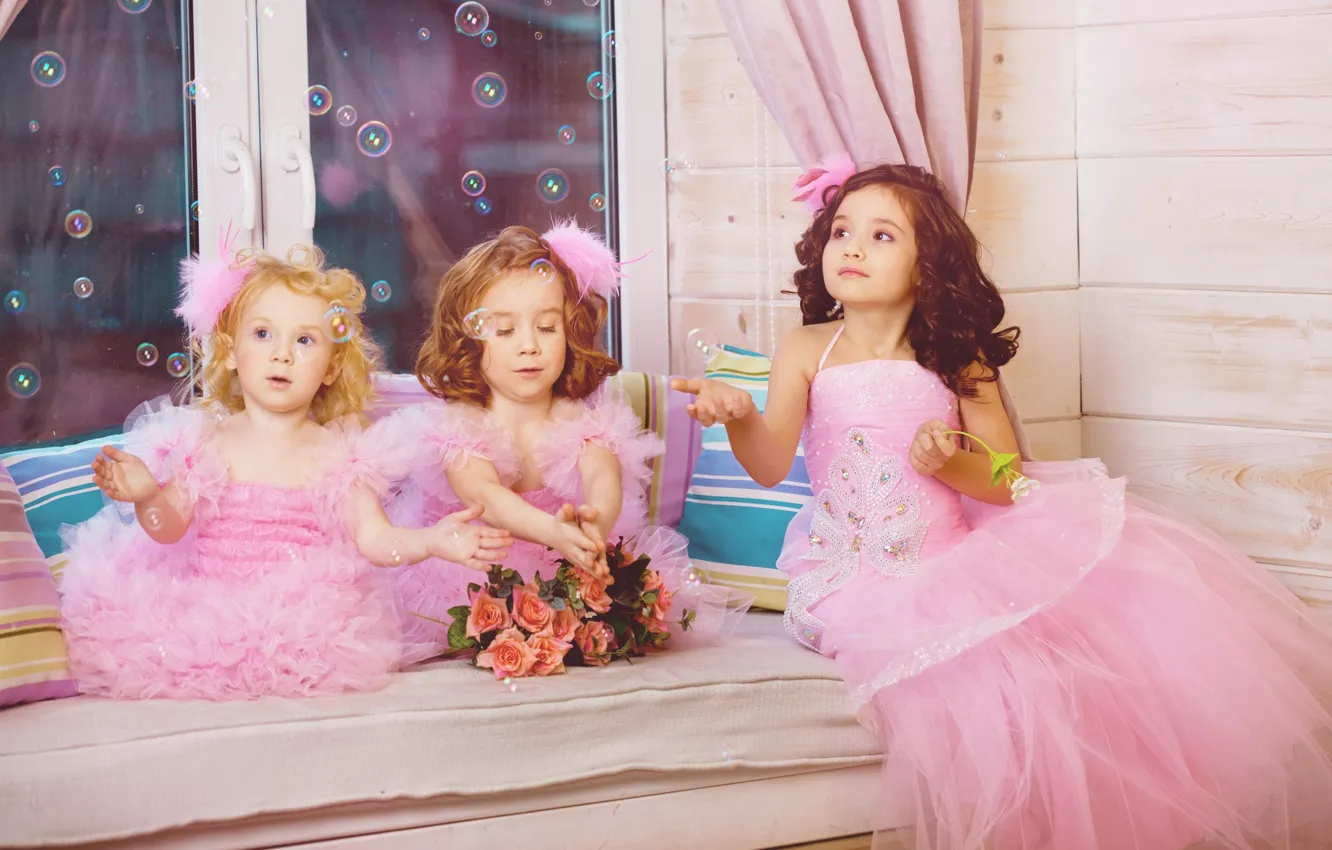 Photo wallpaper children, girls, tenderness, roses, window, bubbles, bubbles, the beauty