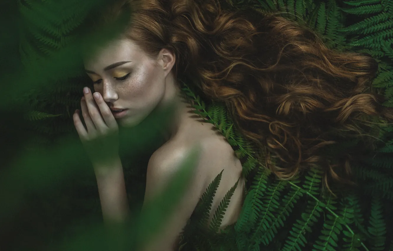 Photo wallpaper greens, face, vegetation, hair, freckles, shoulders, curls, by Laima1