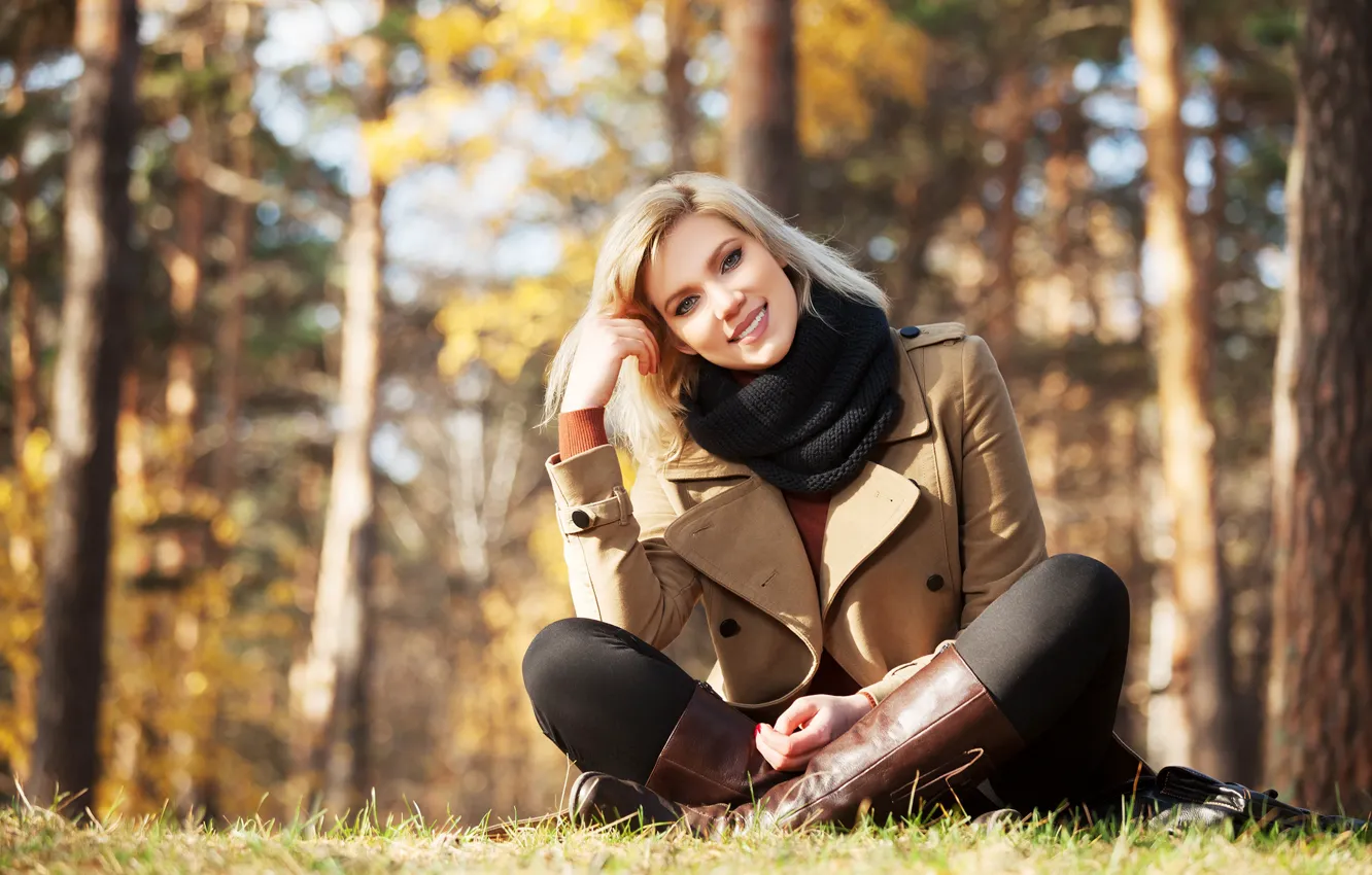 Photo wallpaper autumn, look, girl, the sun, nature, smile, Park, coat