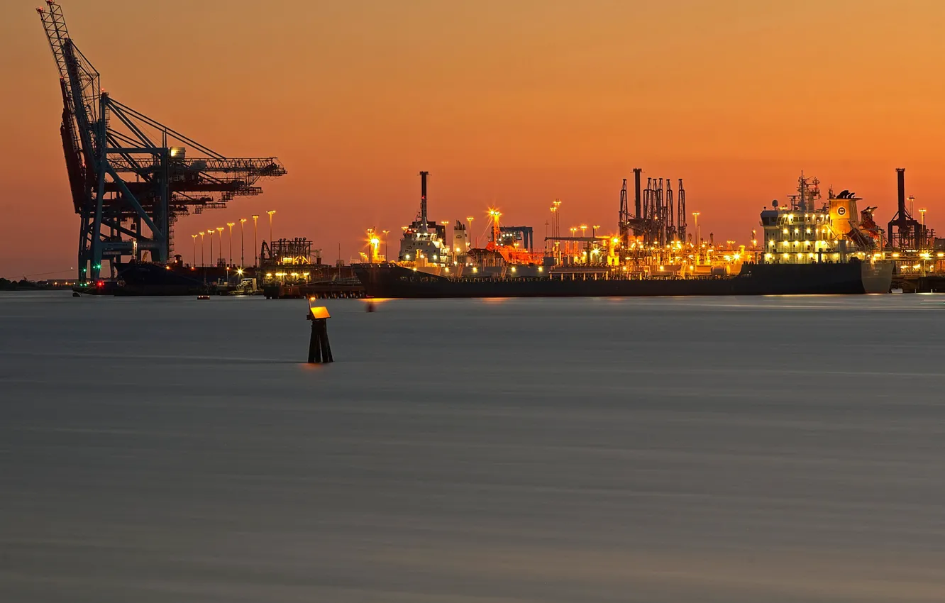 Photo wallpaper crane, port, glow, Sweden, Gothenburg