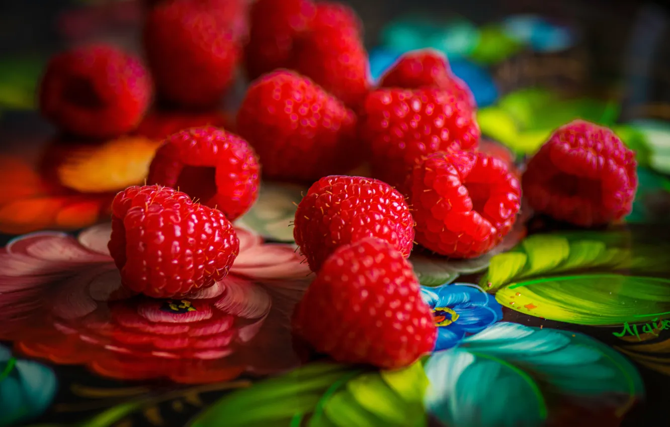 Photo wallpaper macro, berries, raspberry, tray