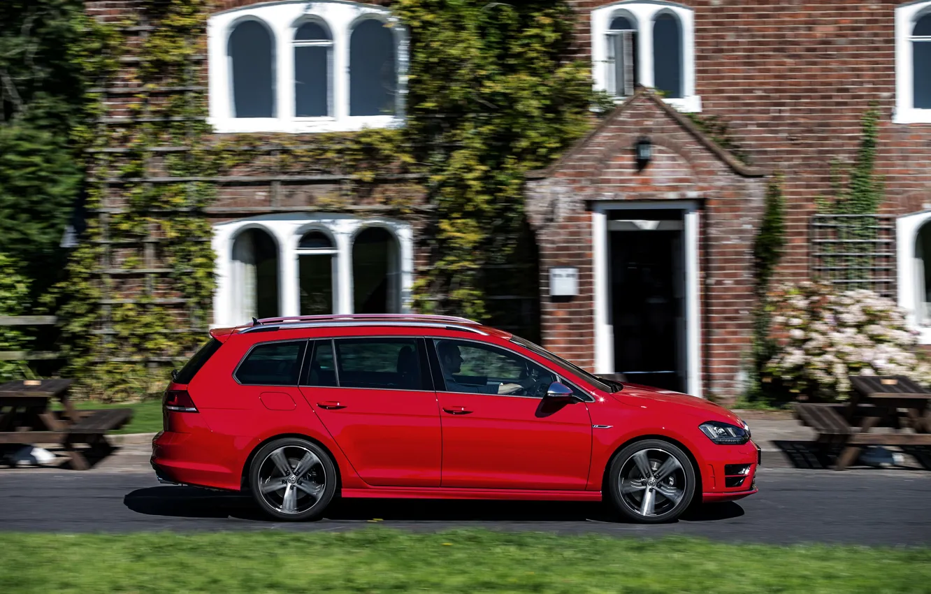 Photo wallpaper red, movement, Volkswagen, universal, 2015, Golf R Estate