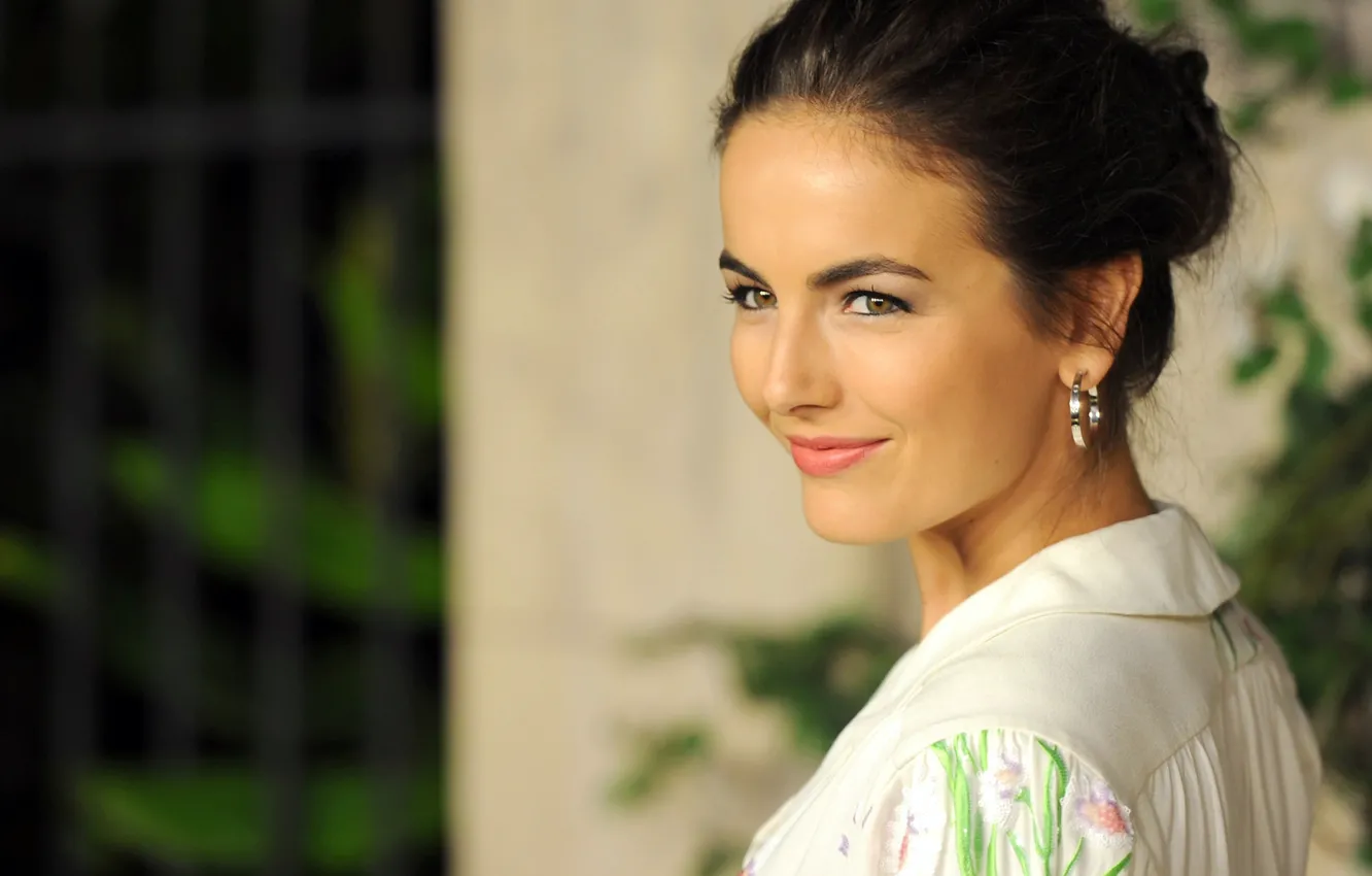Photo wallpaper look, girl, pose, makeup, actress, girl, hair, Camilla Belle