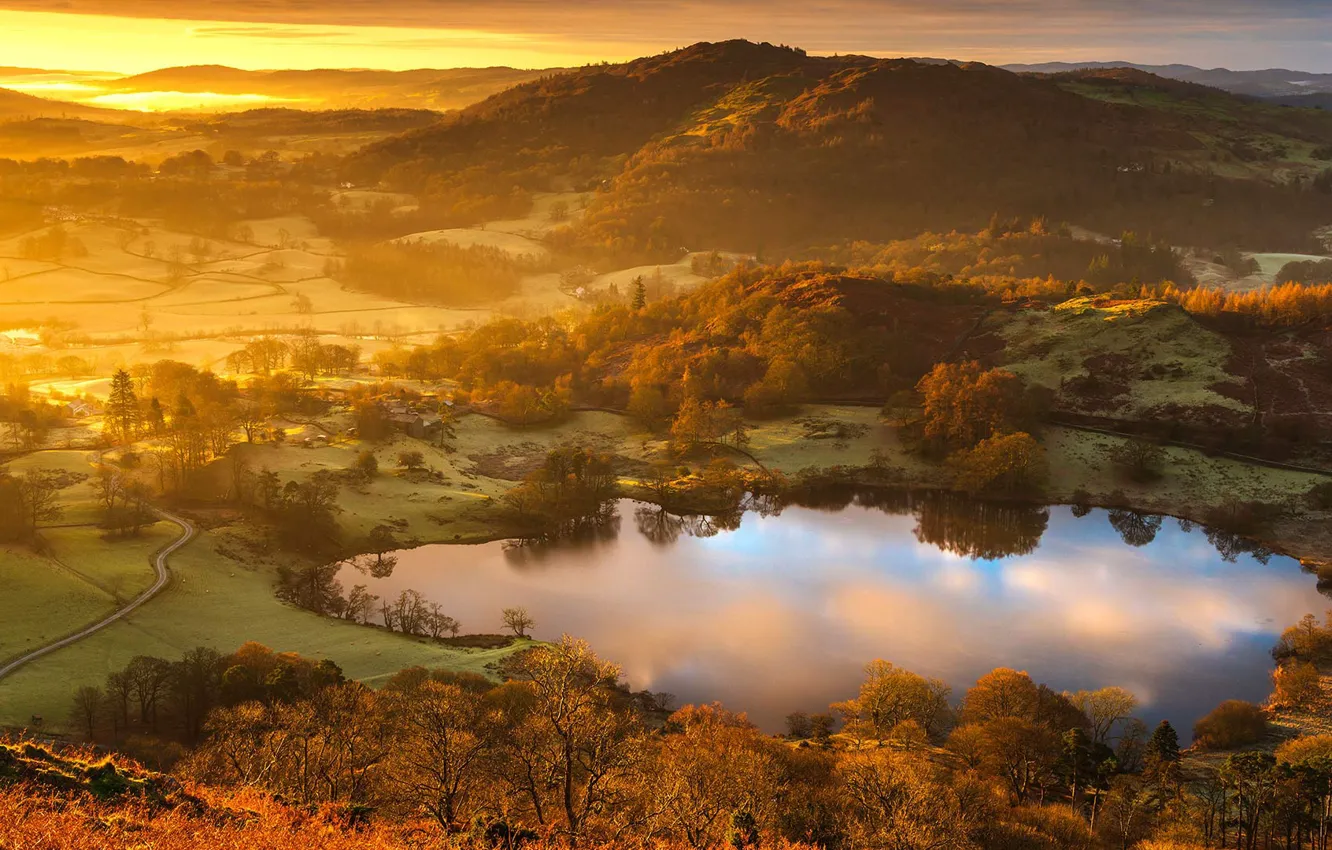 Photo wallpaper England, glow, The lake district, Cumbria, lake Latrigg tarn