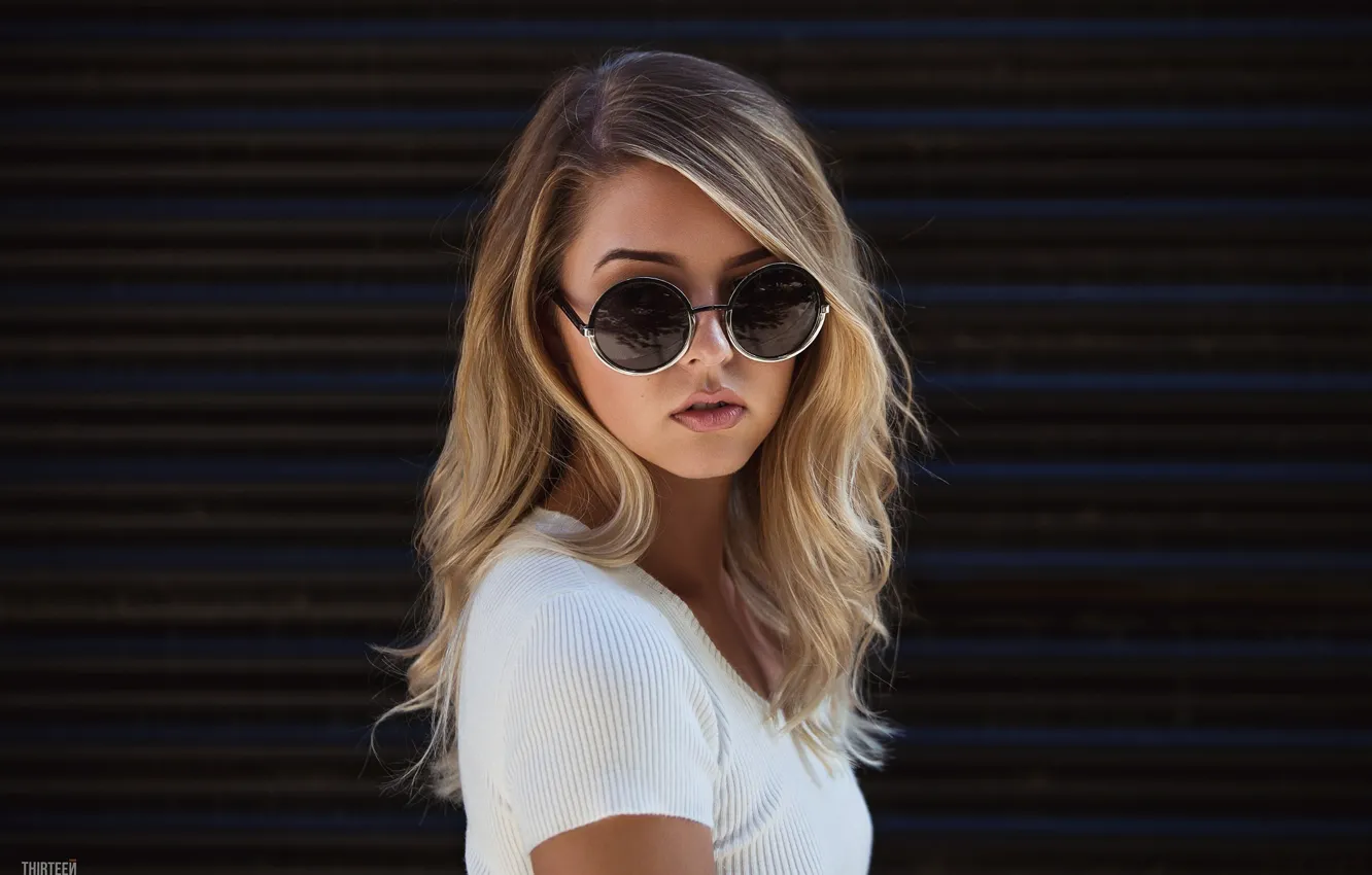 Photo wallpaper girl, background, portrait, makeup, glasses, hairstyle, blonde, beauty