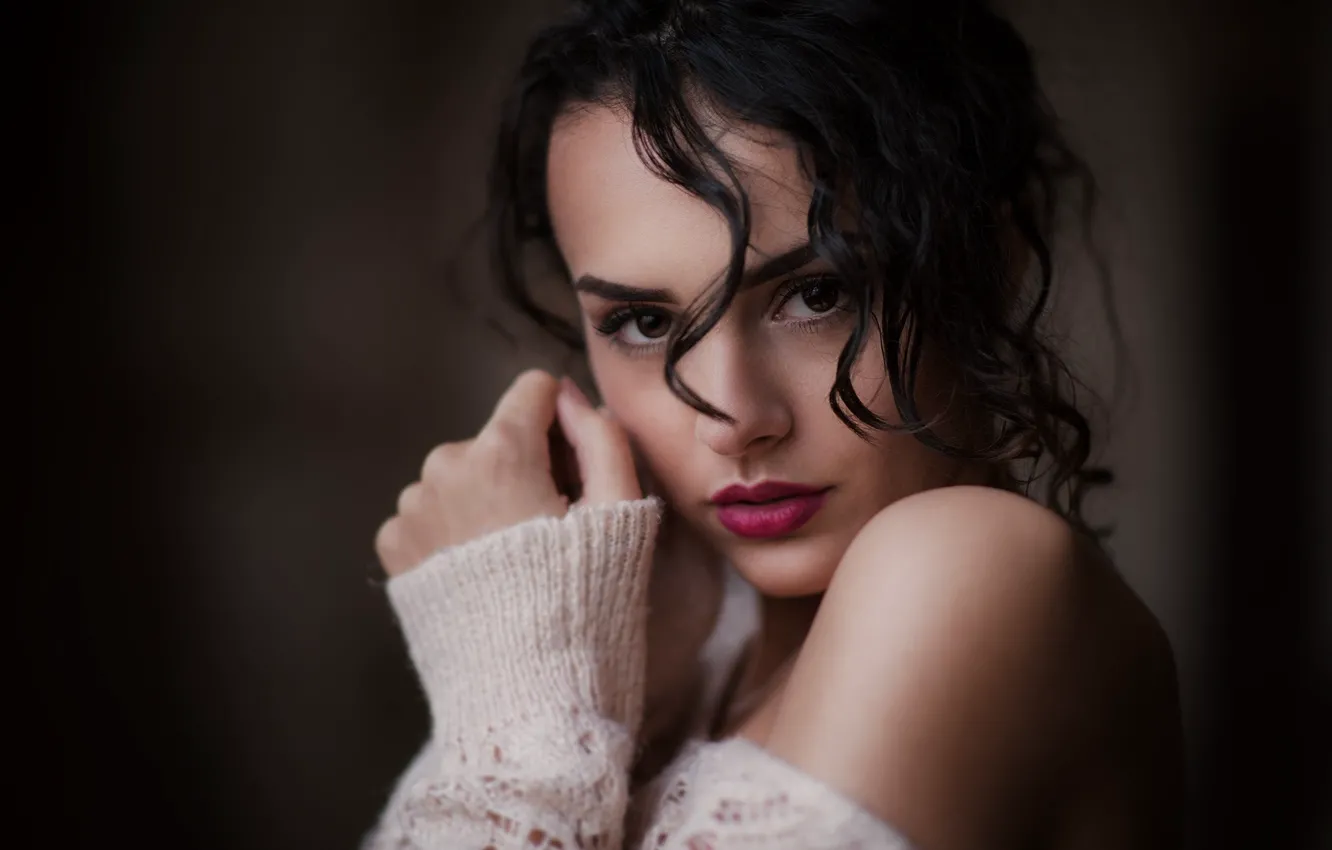 Photo wallpaper look, hair, portrait, lips, curls, Mark Prinz
