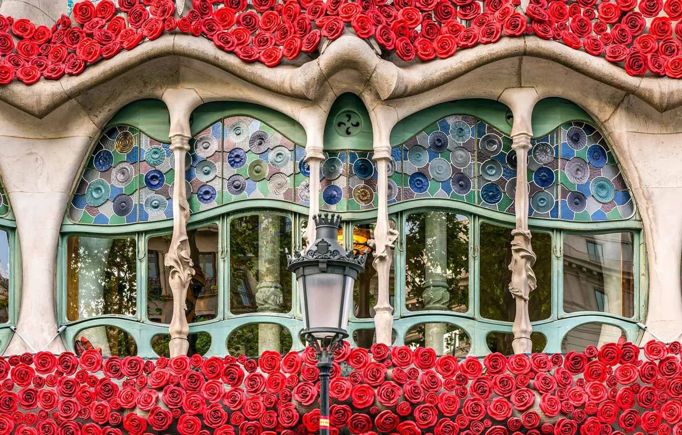 Photo wallpaper roses, lights, Spain, Barcelona, Casa Batlló