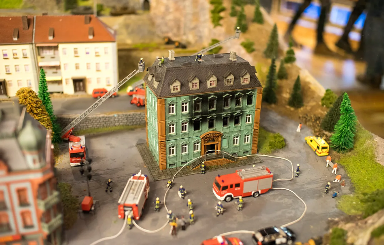 Photo wallpaper fire, house, miniature, firefighters