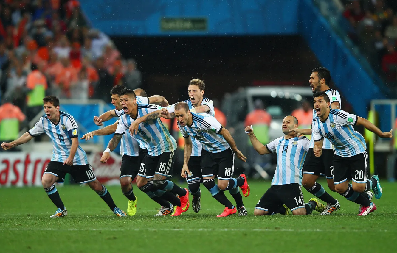 Photo wallpaper Lionel Messi, Lionel Messi, Gonzalo Higuain, Javier Mascherano, Javier Mascherano, Selection of soccer of Argentina, …