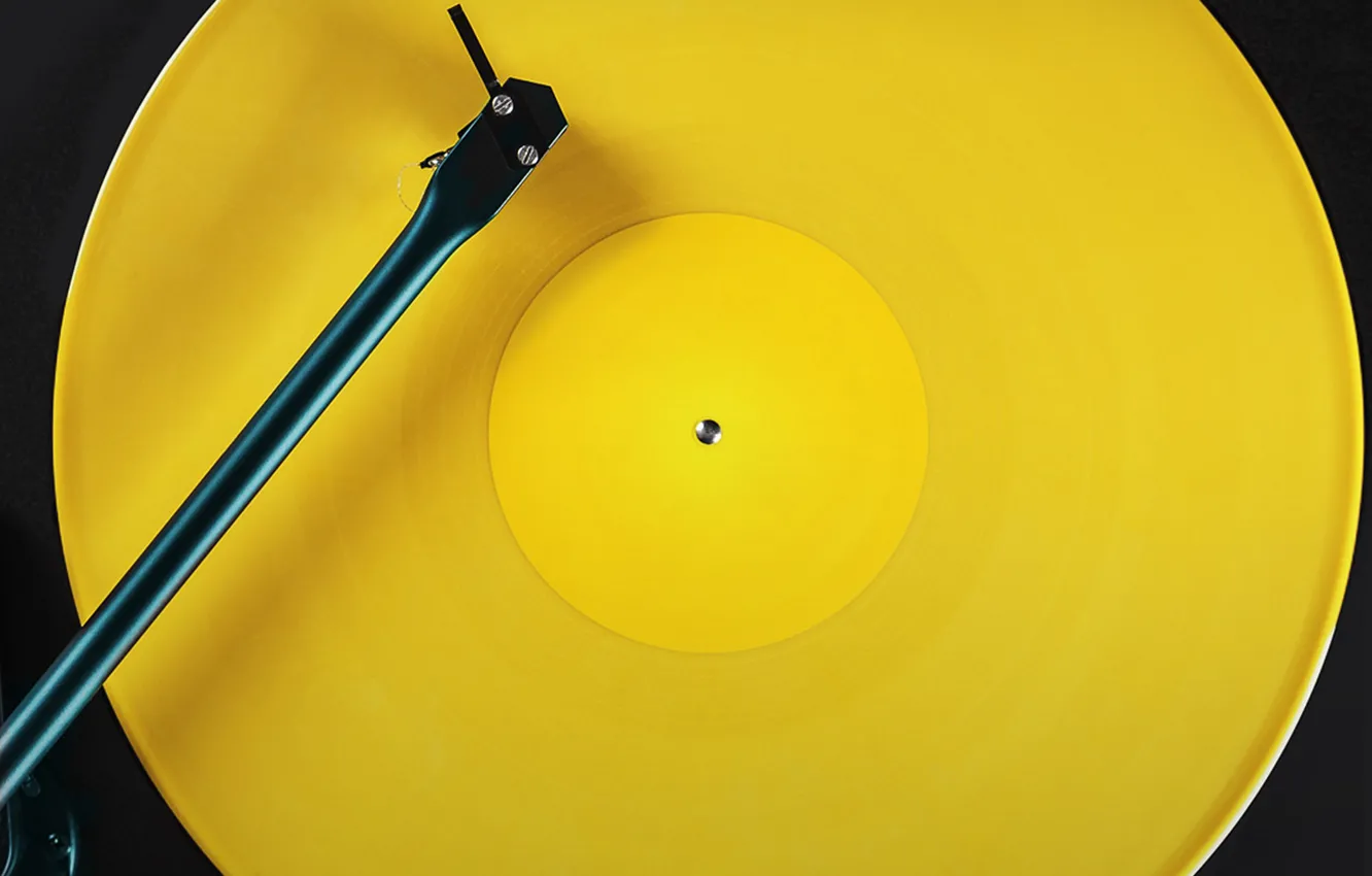 Photo wallpaper yellow, Moto E, patianna plate, patifon