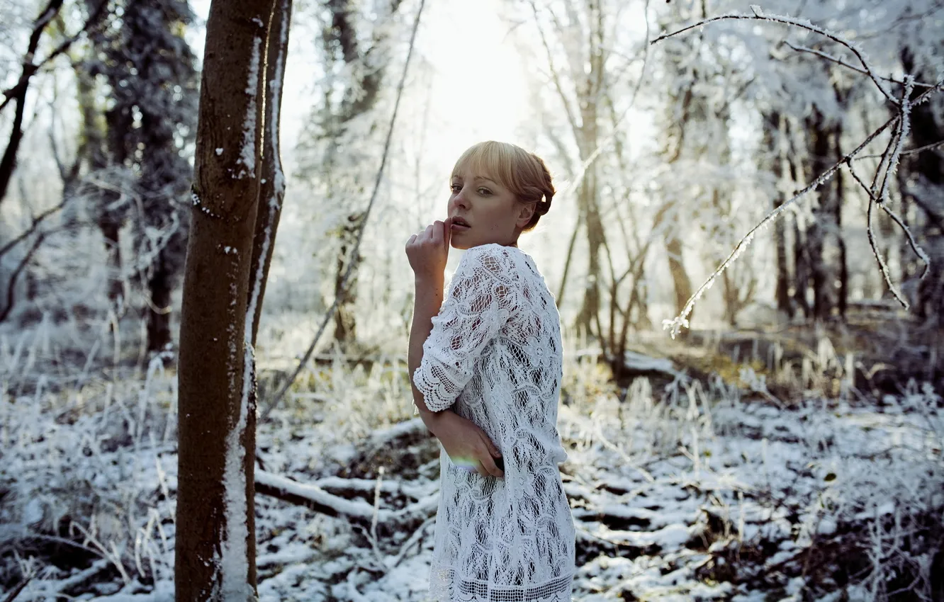 Photo wallpaper winter, forest, girl