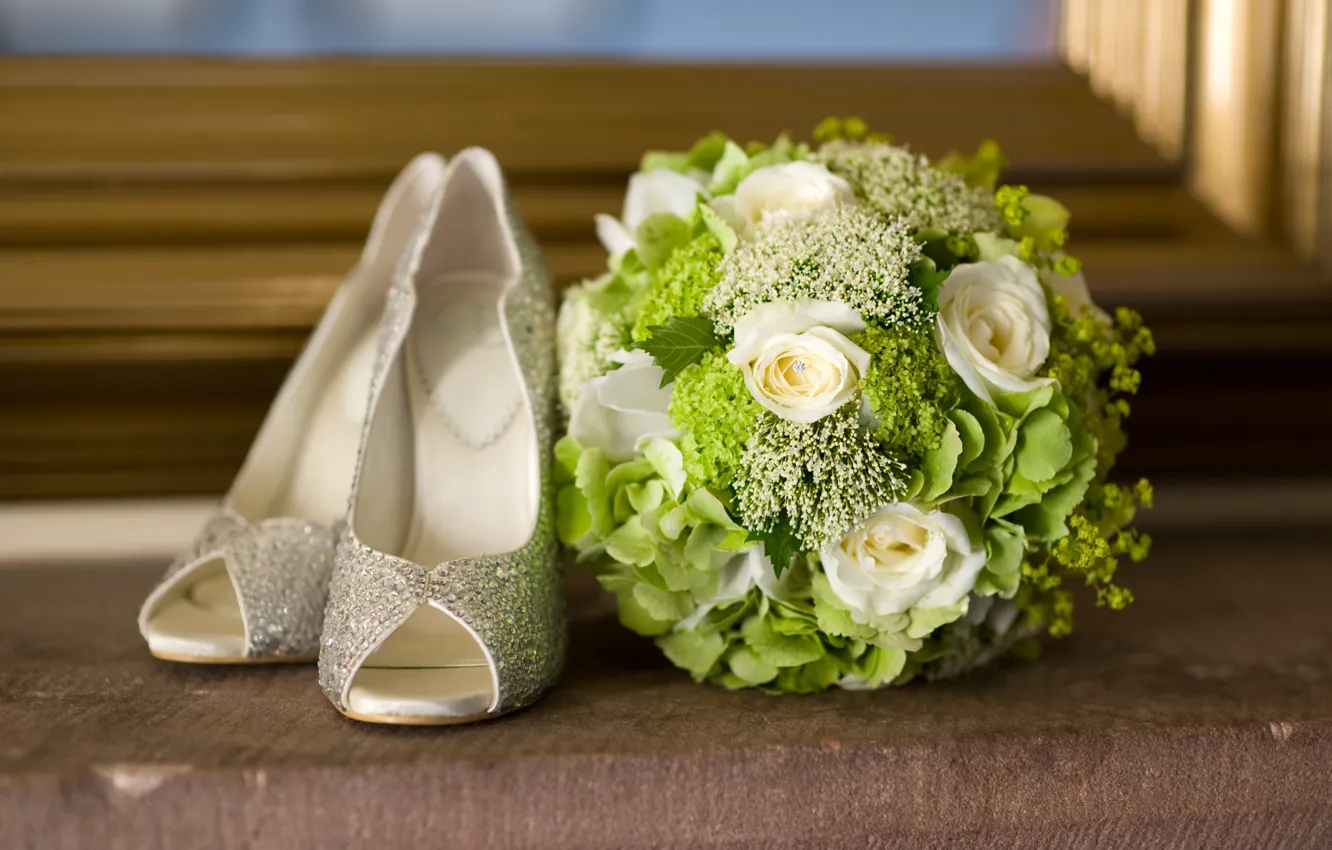 Photo wallpaper shoes, flowers, bouquet, flowers, shoes, bouquet, fashionable, fashionable