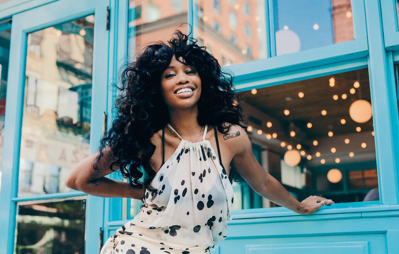 Photo wallpaper Smile, USA, Singer, Black woman, Singer, American soul singer, Solana Imani Rowe, SZA