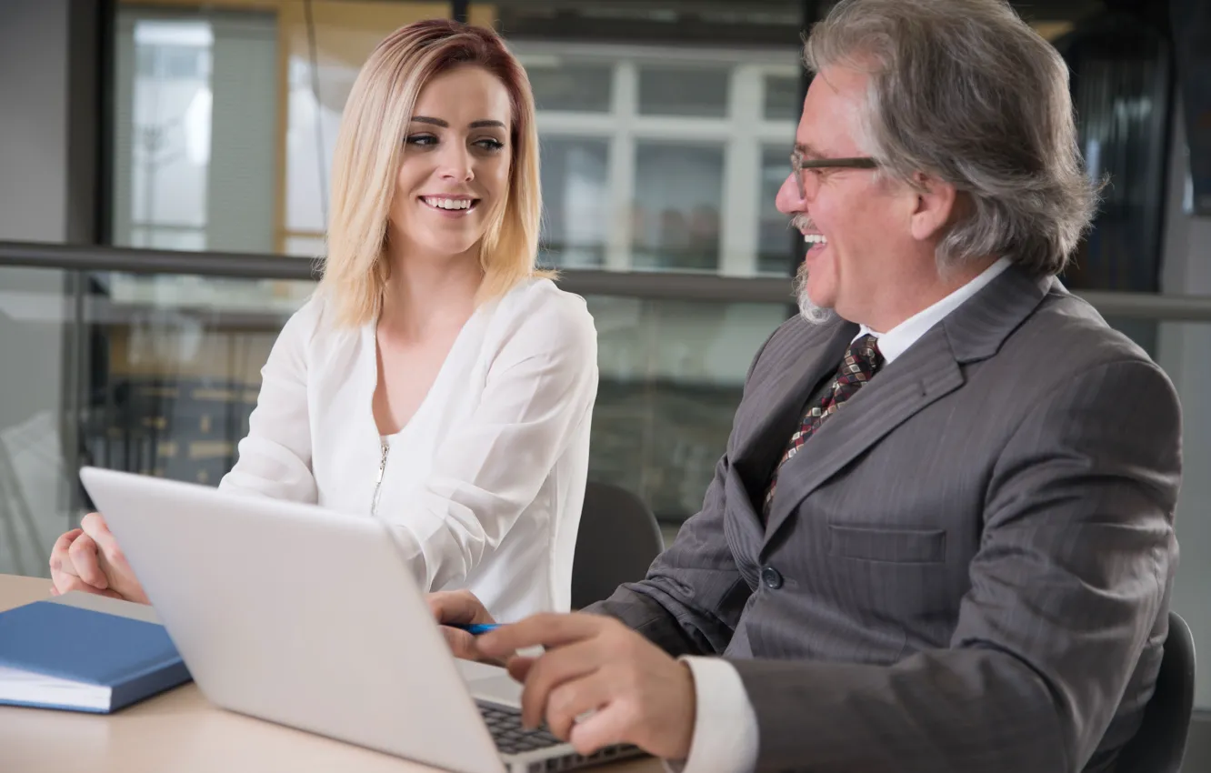 Photo wallpaper smiles, work, companionship