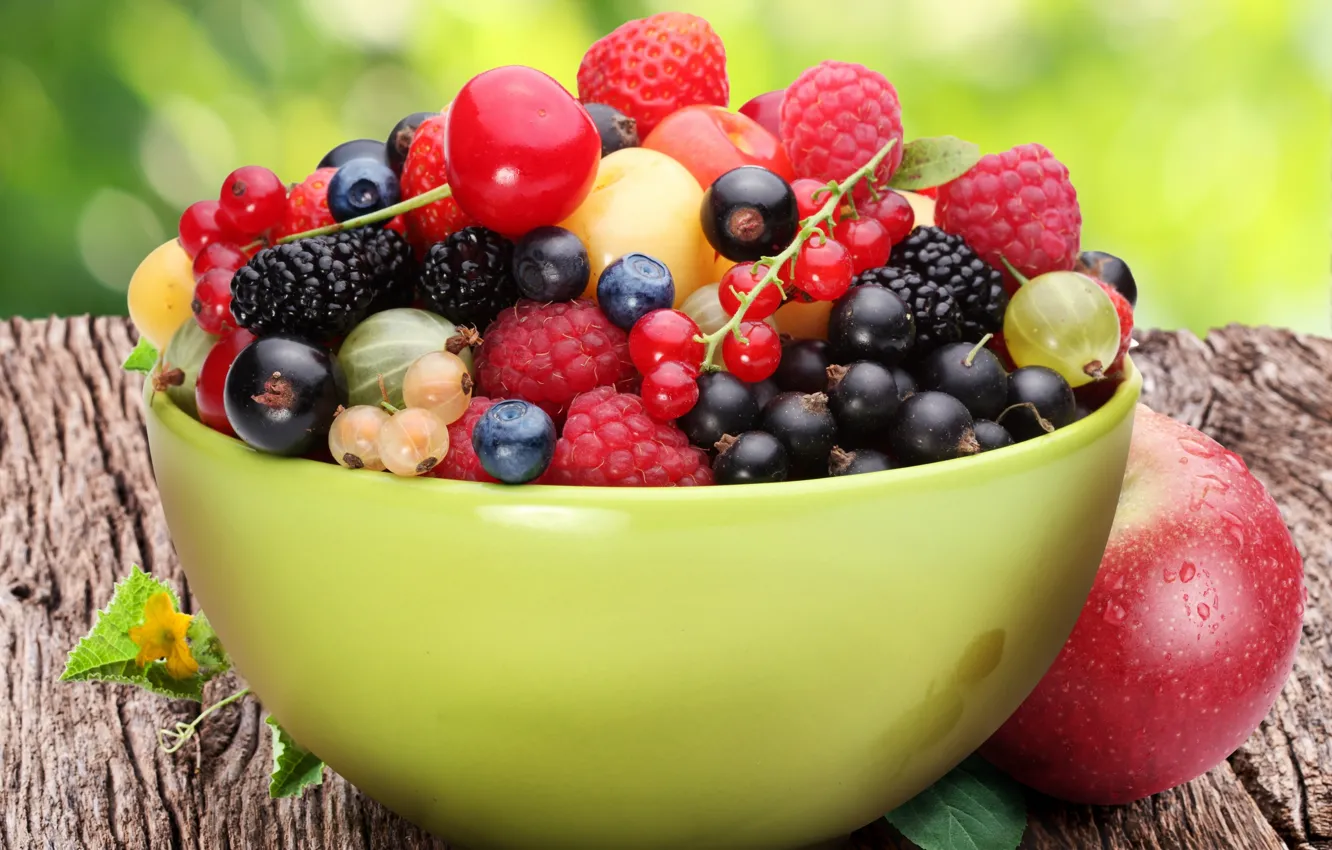 Photo wallpaper berries, apples, cuts