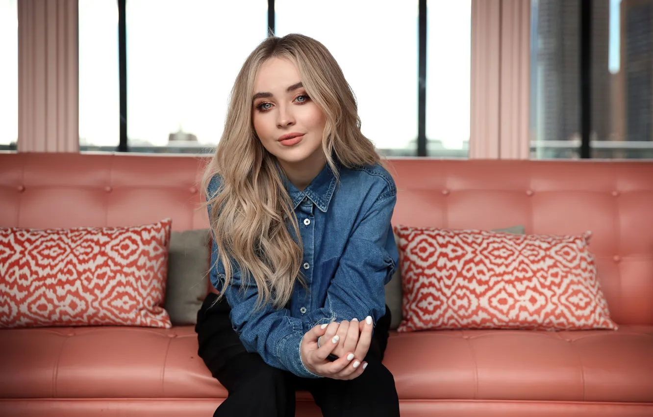 Photo wallpaper look, girl, sofa, hair, makeup, shirt, Sabrina Carpenter