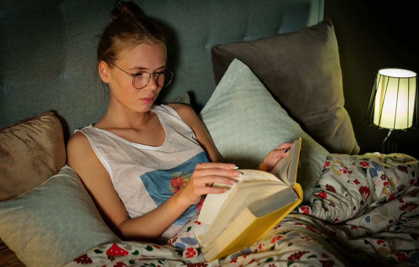 Photo wallpaper model, glasses, bedroom, reading, gorgeous, posing, beautiful face, cutie