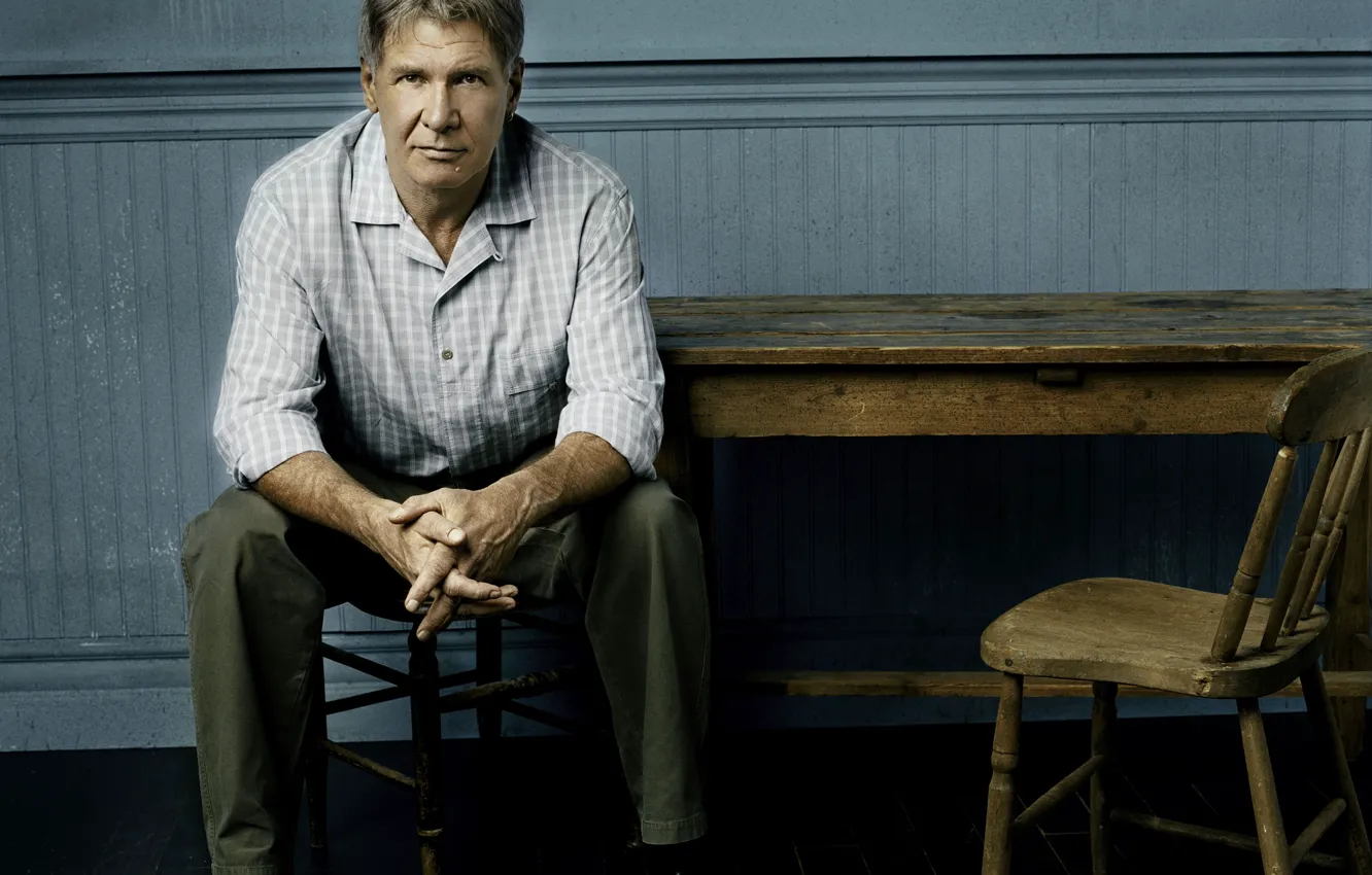 Photo wallpaper table, actor, sitting, Harrison Ford, Harrison Ford