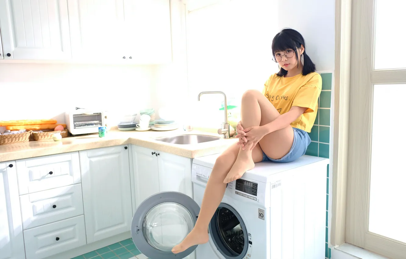 Photo wallpaper look, pose, model, shorts, portrait, makeup, figure, brunette