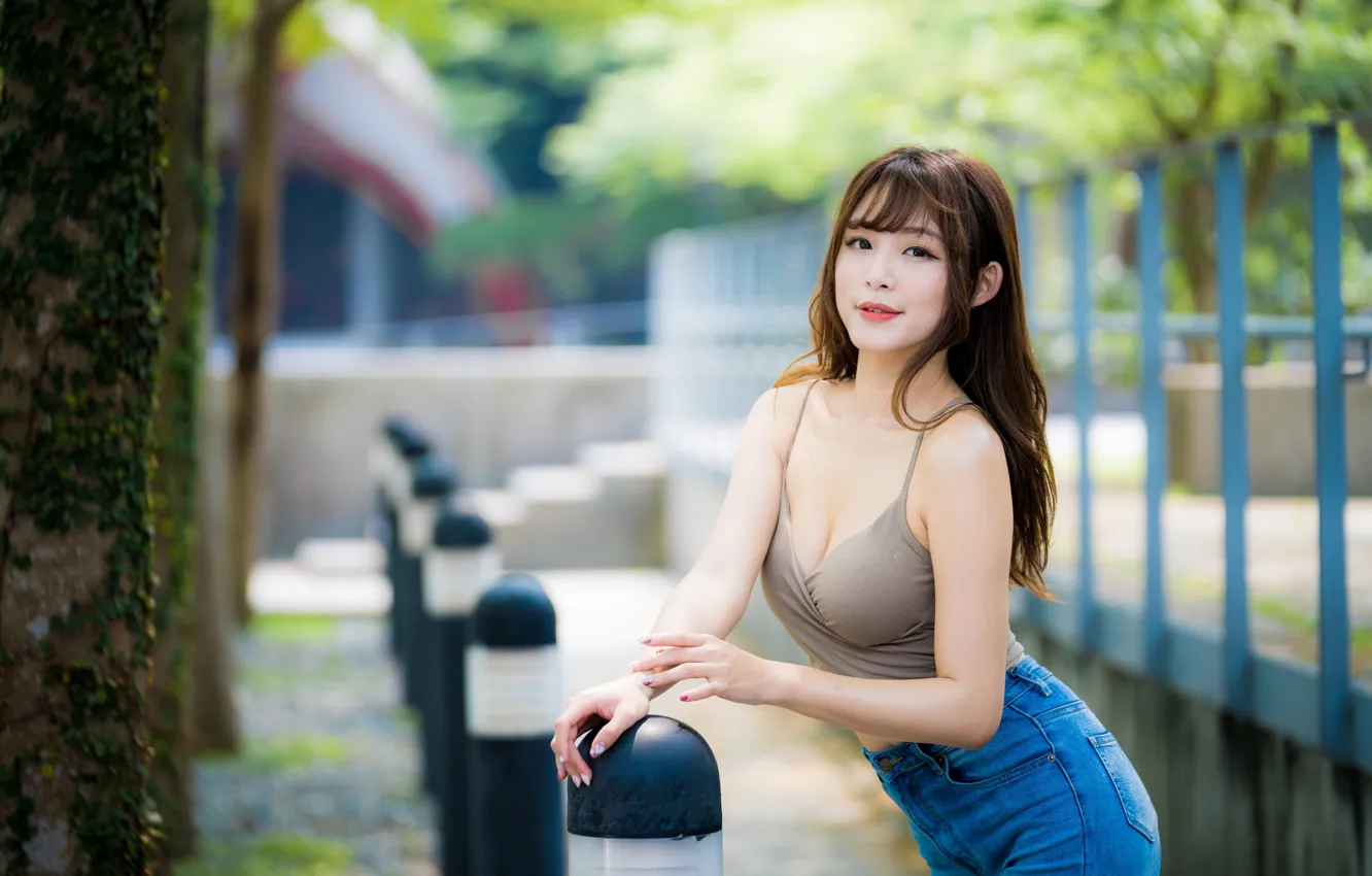 Photo wallpaper look, pose, Park, model, portrait, jeans, makeup, figure