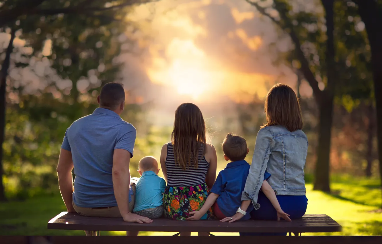 Photo wallpaper sunset, children, woman, family, male