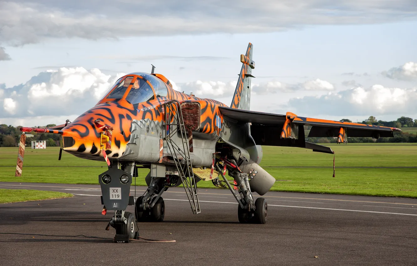 Photo wallpaper Jaguar, airbrushing, the airfield, fighter-bomber, SEPECAT