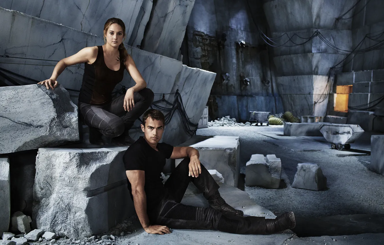 Photo wallpaper the role, Theo James, Shailene Woodley, Divergent