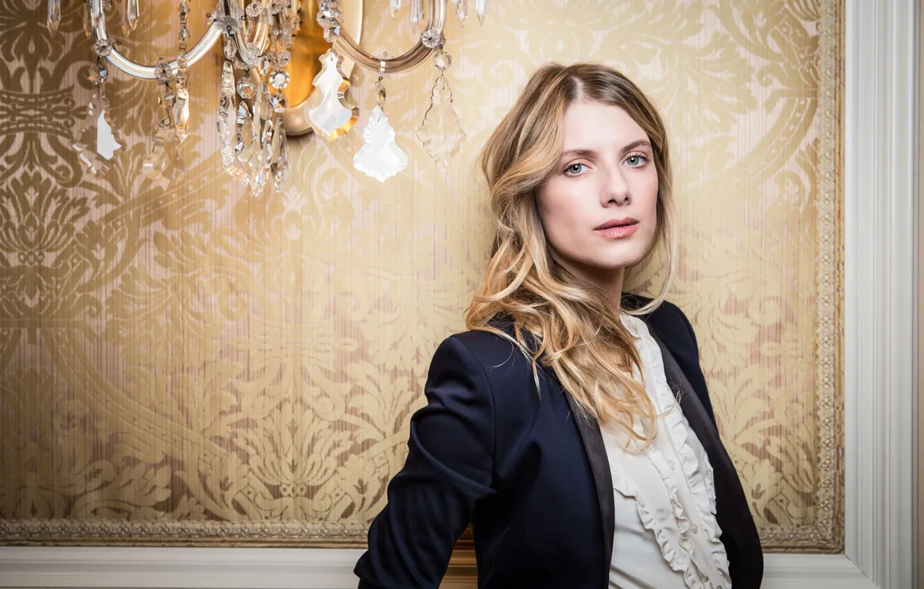 Photo wallpaper wall, portrait, makeup, actress, hairstyle, blonde, chandelier, blouse