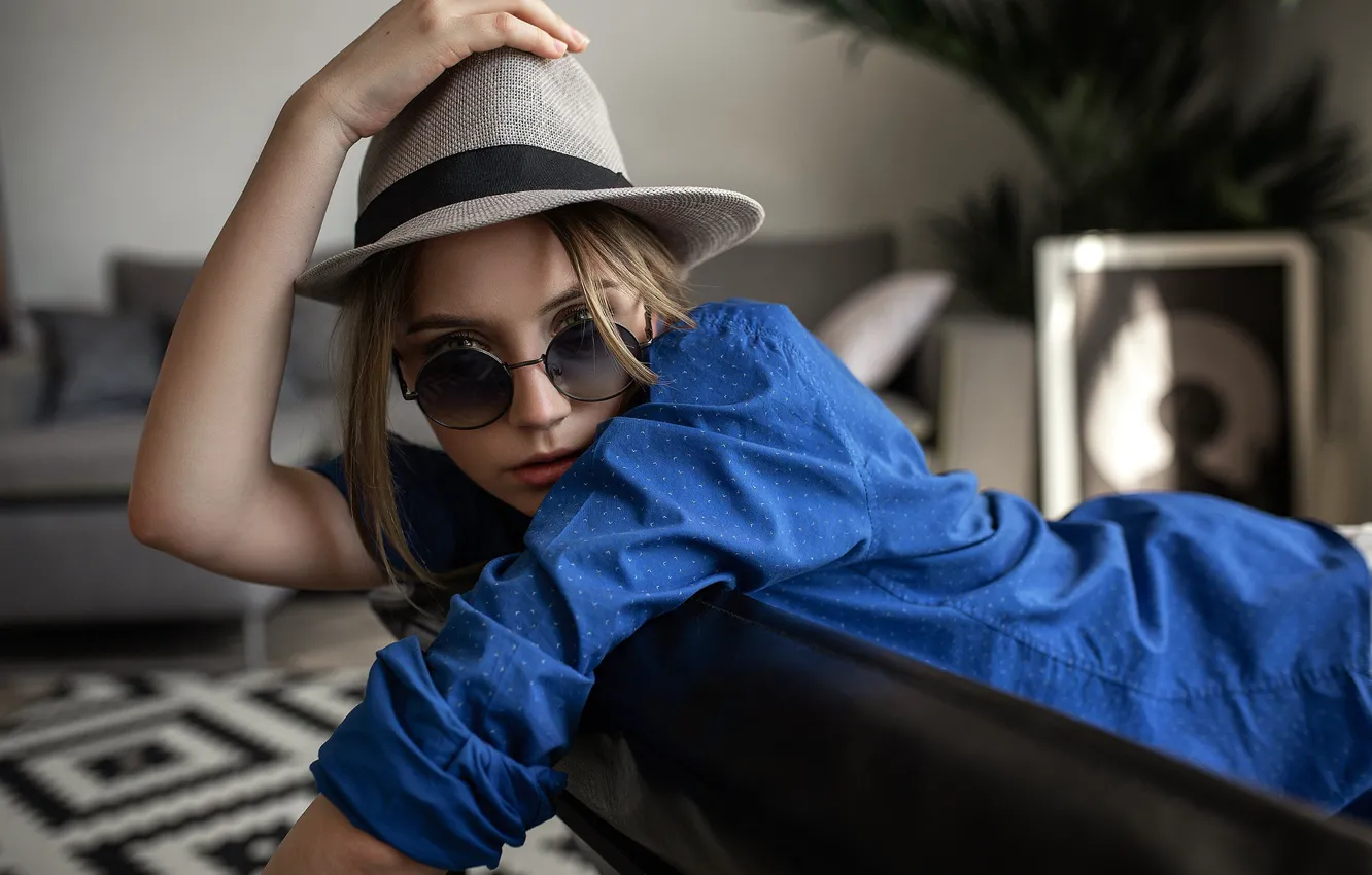 Photo wallpaper look, pose, room, model, interior, hat, makeup, glasses