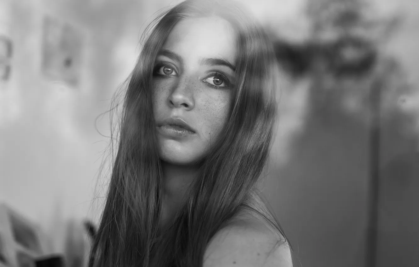 Photo wallpaper girl, portrait, freckles, black and white