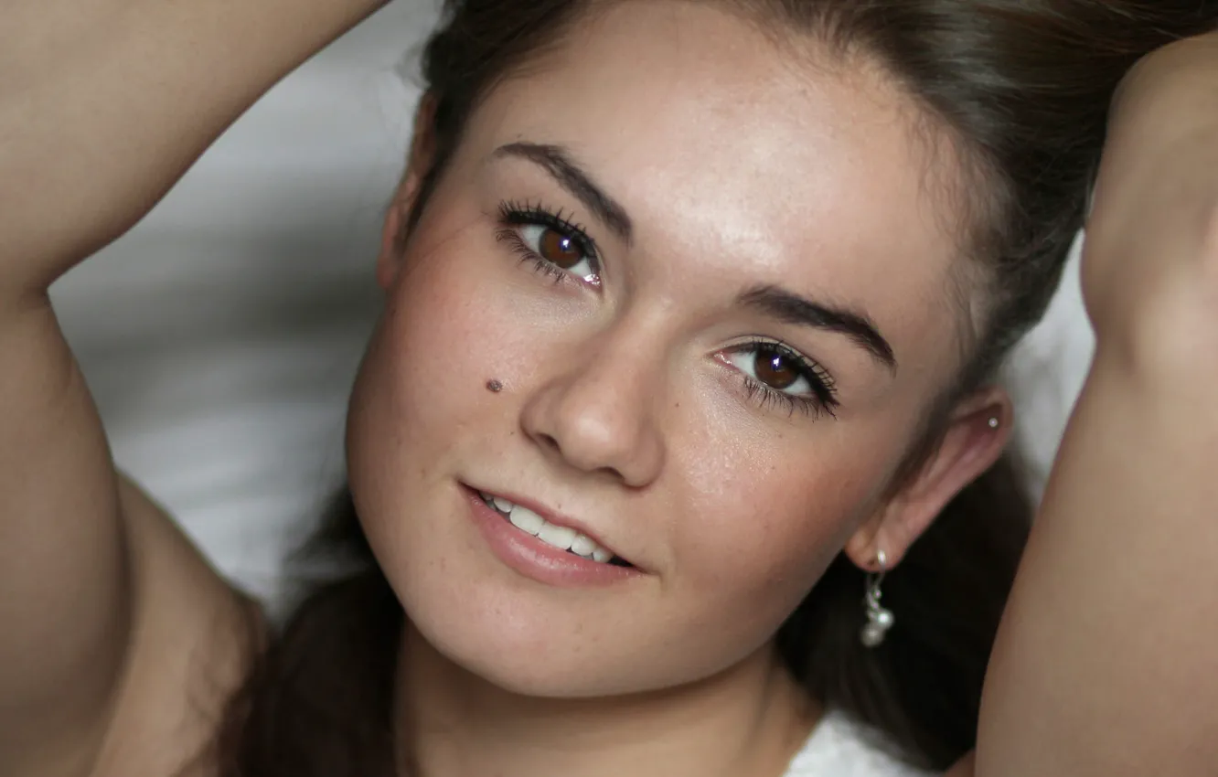 Photo wallpaper look, girl, smile, portrait, lily, brown-eyed