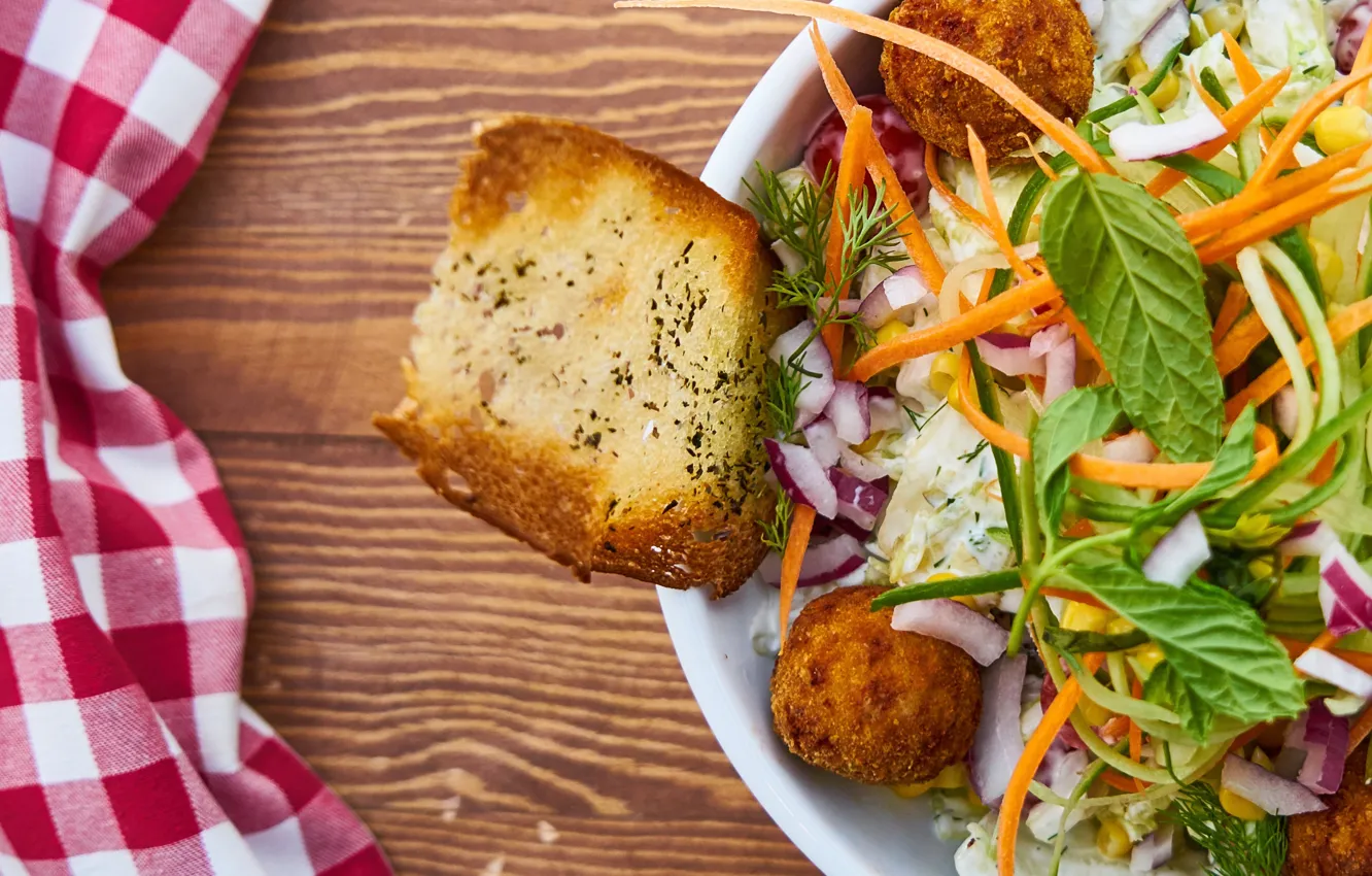 Photo wallpaper napkin, salad, croutons