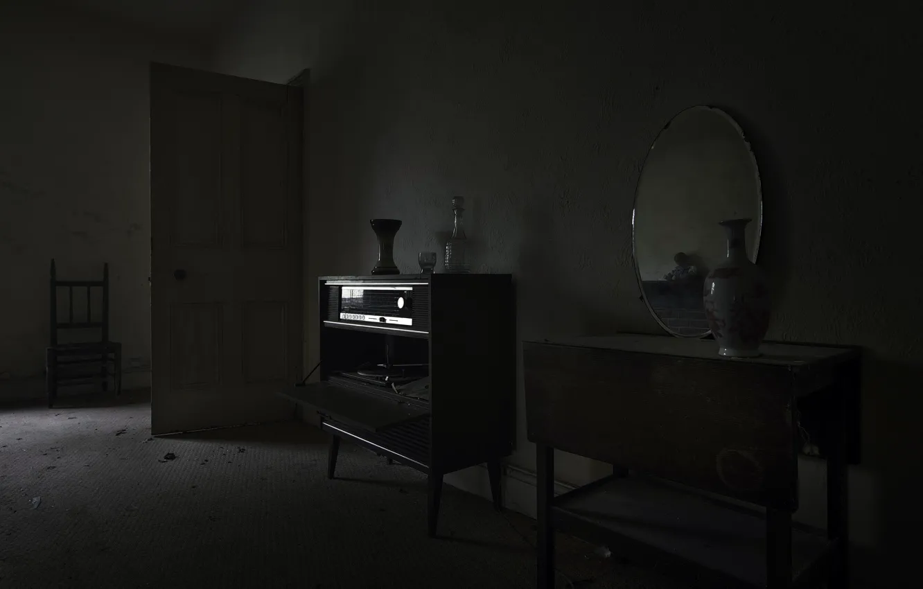 Photo wallpaper room, the door, Radiola