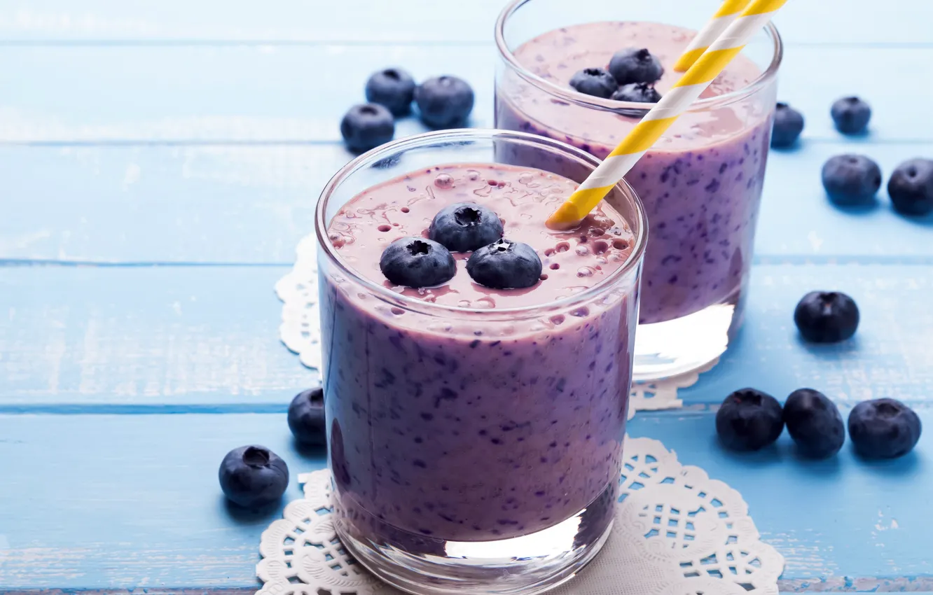 Photo wallpaper glass, blueberries, smoothies