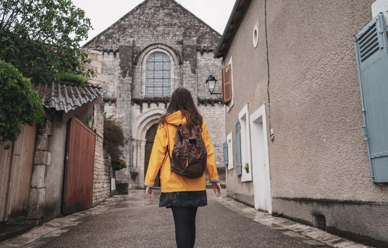 Photo wallpaper girl, the city, street, France, backpack, tourist, Vienna, Chauvigny